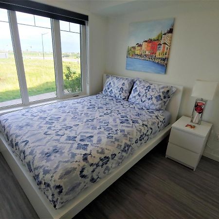 Serene 2 Bedroom Condo With Balcony And Lakeview Winnipeg Extérieur photo