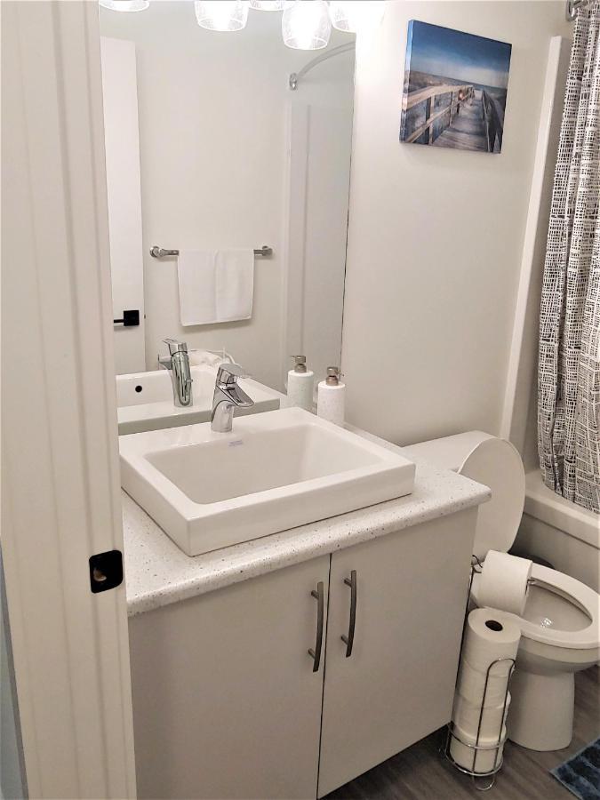Serene 2 Bedroom Condo With Balcony And Lakeview Winnipeg Extérieur photo